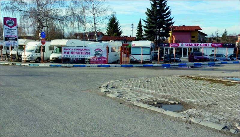 http://Branding of a car dealership CAMPER WORLD, Dragichvo village&nbsp;
